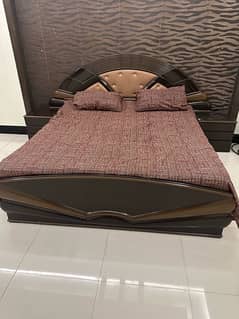 wooden bed 03034472076