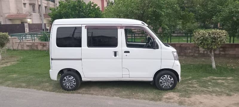 Daihatsu Hijet 2013 6