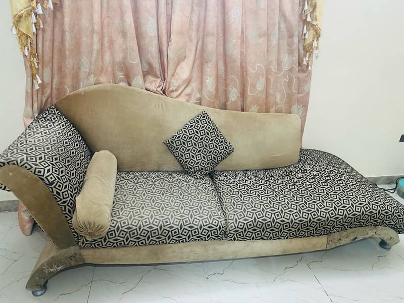 Dewan Sofa 1