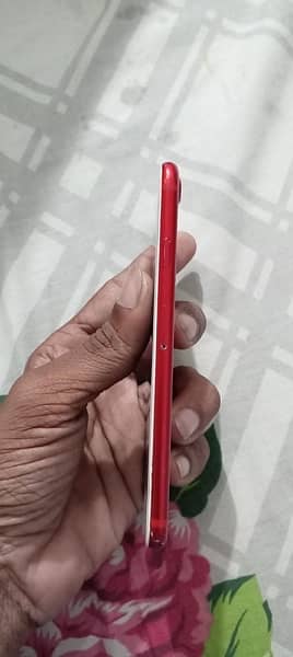 IPHONE 7 Red Color 4