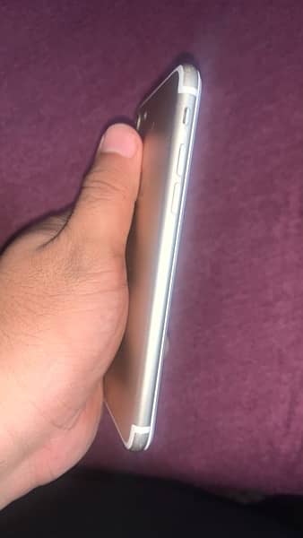 Apple Iphone 7 - 32 GB 2