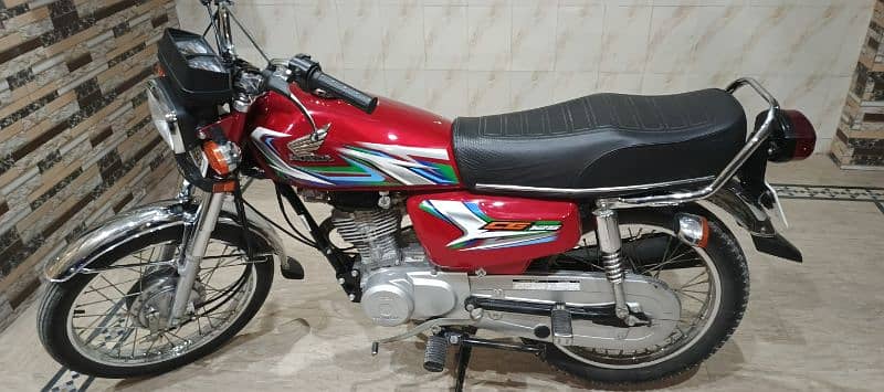 HONDA CG 125, MODEL 2023 4