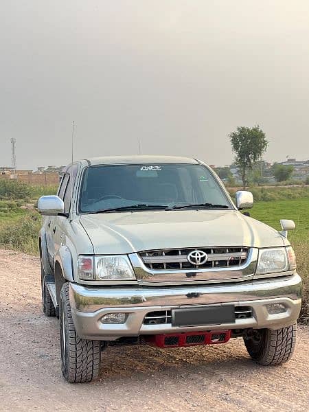 Toyota Hilux 2002 4