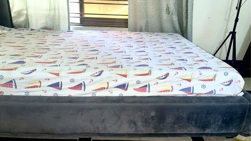 beautiful foam padded bed with free mattress 4