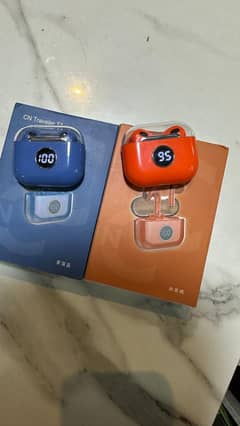 Color: Orange, Blue ,  1 Pcs Airpods