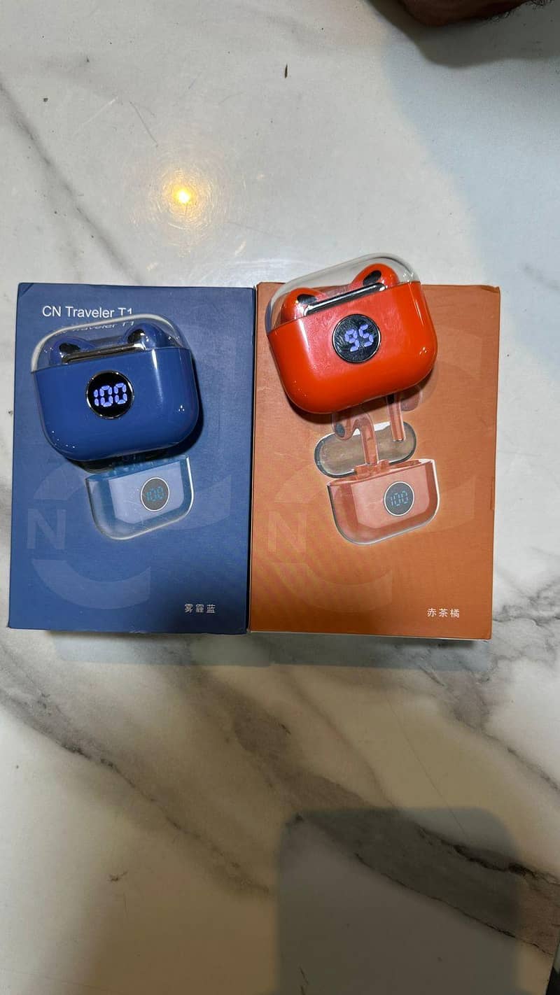 Color: Orange, Blue ,  1 Pcs Airpods 6