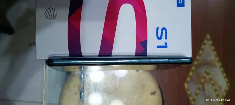 vivo S1 4/128 not open and not repair 10by10 condition urgent sale 5