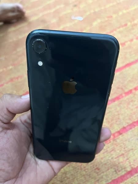 iPhone XR 64 gb water proof battery health 86 0