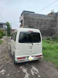 Daihatsu Hijet 2010 model. Registered in 2015.