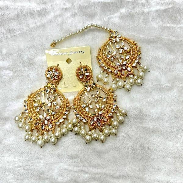 Fancy Beads bindiya and beautiful earring 0