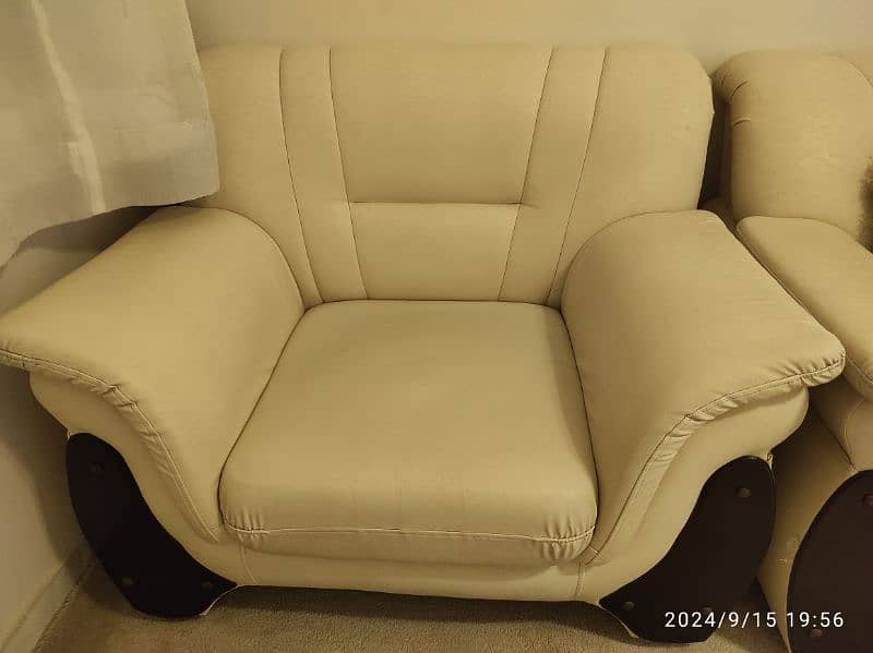 sofa set with off white synthetic leather upholstery 3