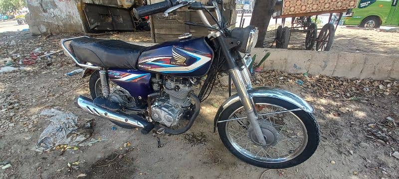 Honda cg125 Advance2015 totally genuine condition pack engine all ok 3