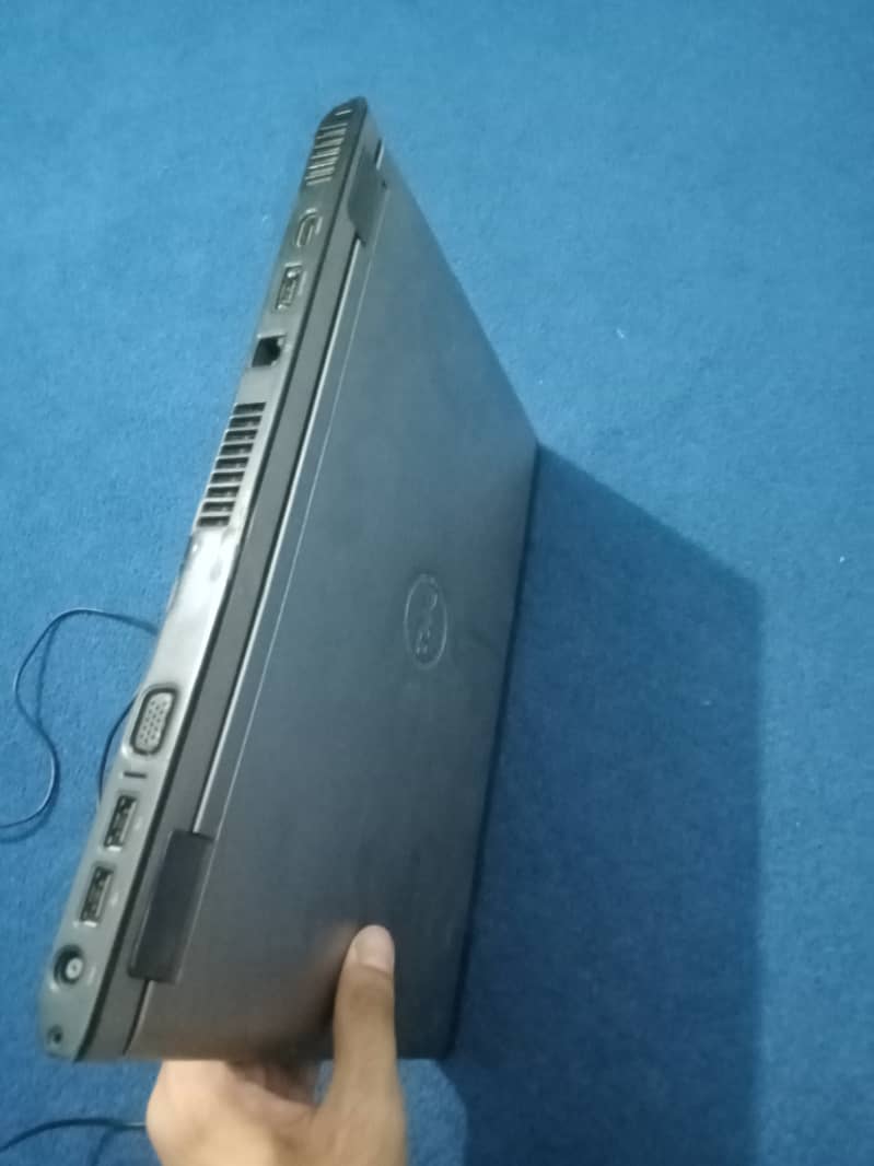 Dell Vostro V130 3