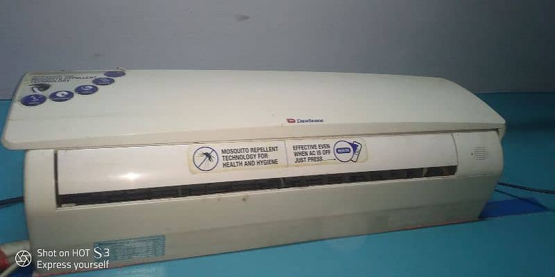 Dawlance split type air conditioner 1