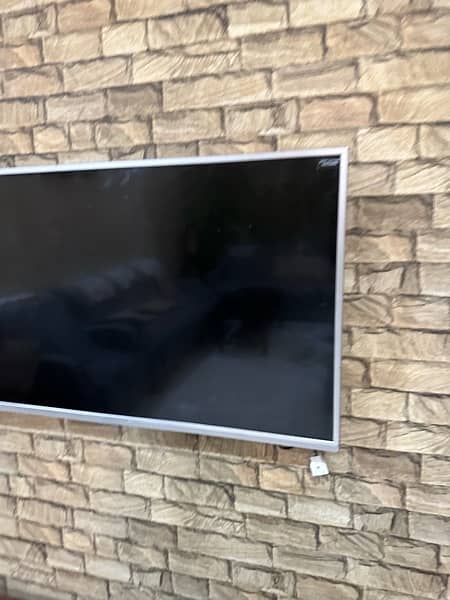 LED TV 1