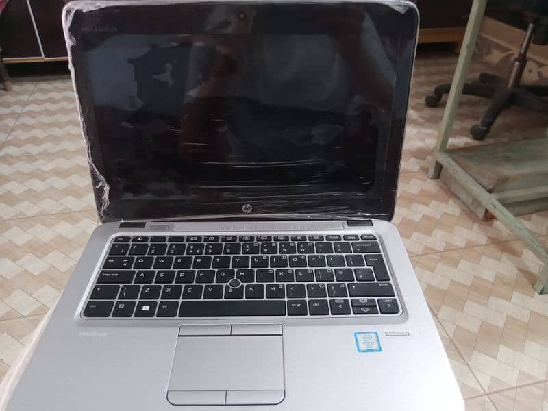 HP Elitebook 820 G3, i5 6th generation 4