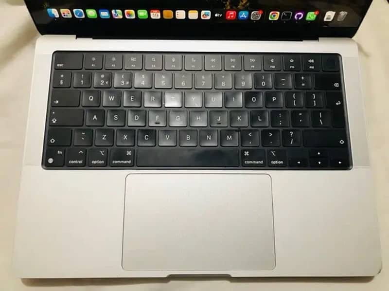 macbook pro m1 2021 3