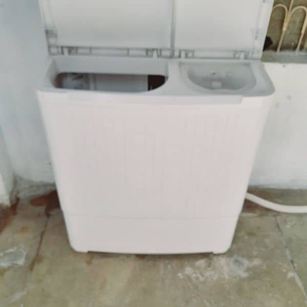 Washing machine with dryers 1