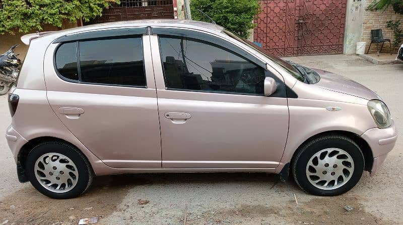 Toyota Vitz 2001 6