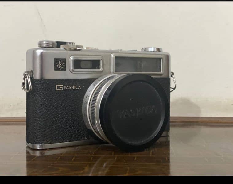 yashica model electro35GSN it is a very old and antique camera 0