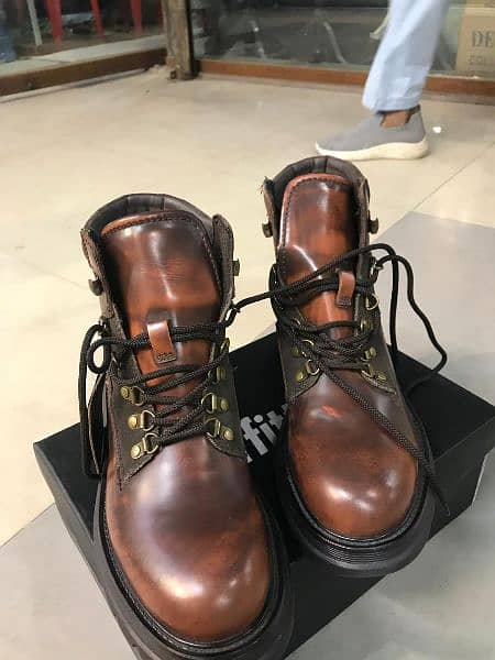 outfitters shoe brand new 3