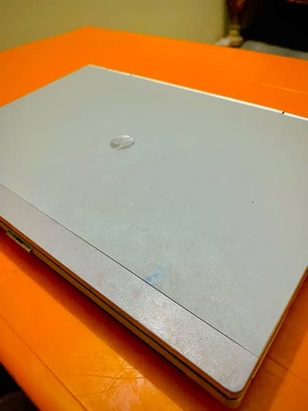 hp ka laptop hain core i7 vpro model 1