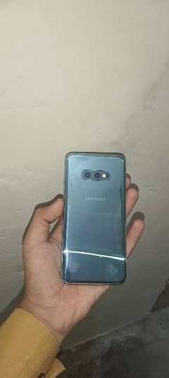 Samsung s10e