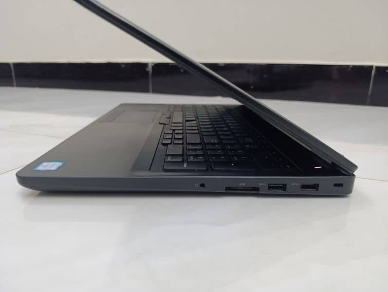 Dell Latitude E5570, core i5 6th Gen 6440, 8GB RAM 1TB HDD. 1