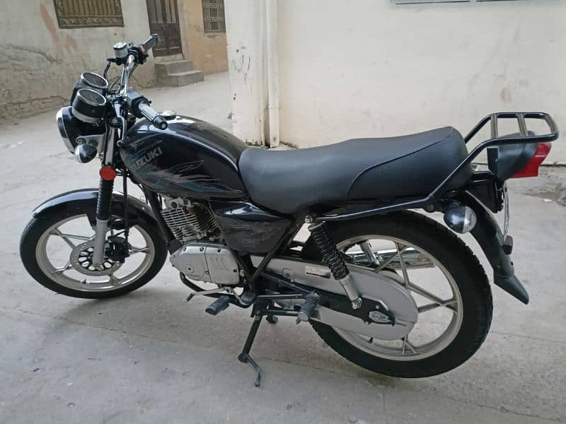 Suzuki gs 150 special edition 5