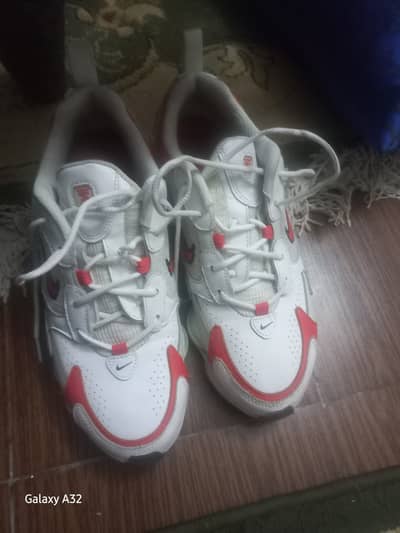 Nike shox nova