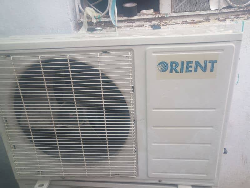 Lush condition all ok 10/10 Orient 1.5 ton  Ac for sale 5