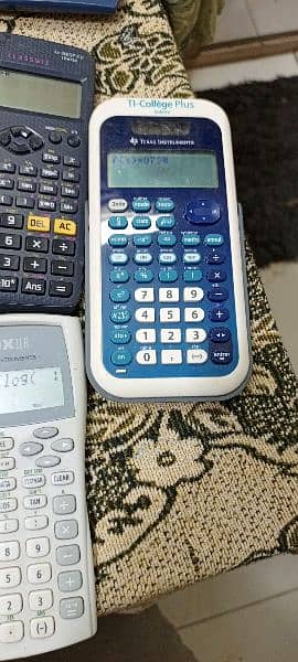 Calculator Casio/ Texas Instruments 3