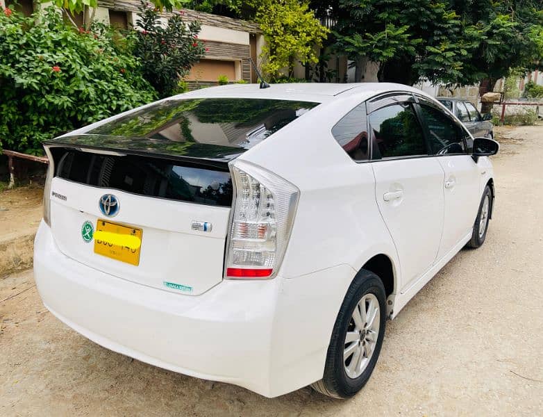 Toyota Prius 2011 6