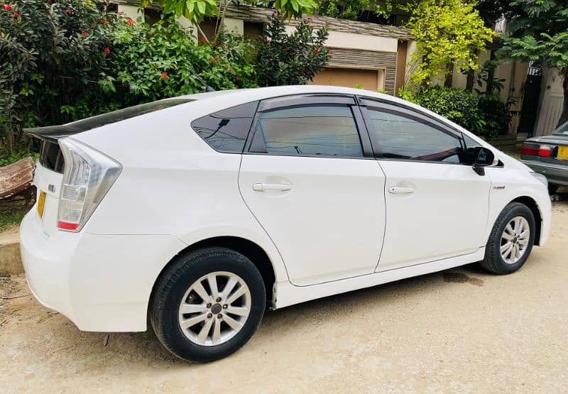 Toyota Prius 2011 8