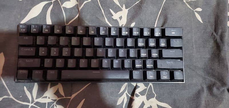 redragon  dragonborn k630 60% mechanical RGB keyboard 1