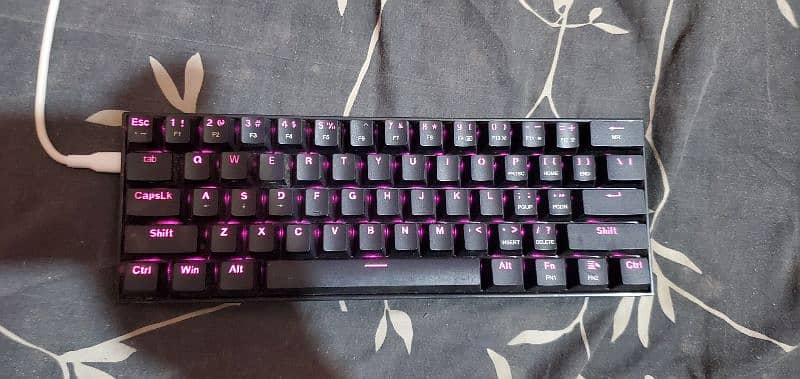 redragon  dragonborn k630 60% mechanical RGB keyboard 5