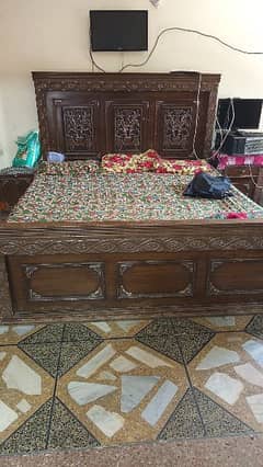 beautiful bed in very reasonable price