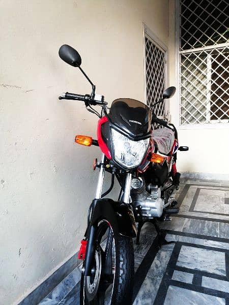 Honda CB 125F 2023 4