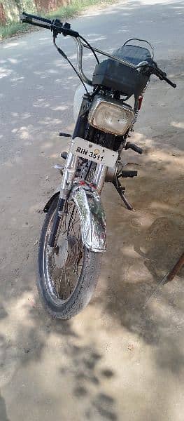 Hero bike ha urgent sale Karna ha only call 0334 8977842 3