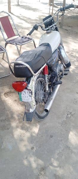 Hero bike ha urgent sale Karna ha only call 0334 8977842 6