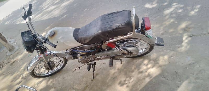 Hero bike ha urgent sale Karna ha only call 0334 8977842 13