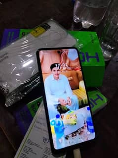 Infinix hot 40i 8+8 128 10 bay 10 condition 0