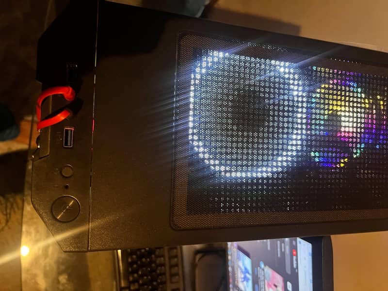 Gaming PC in Mint Condition With Monitor 1