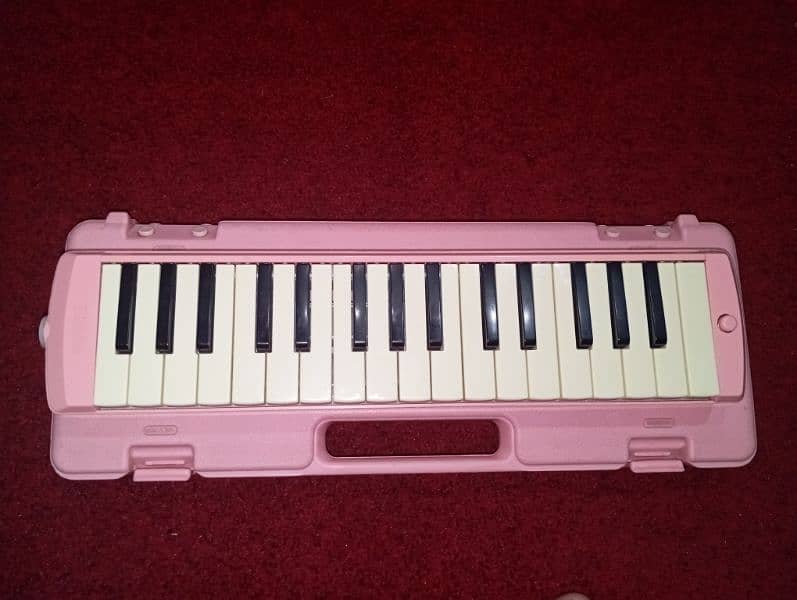 Original Yamaha melodica 32 keys 1