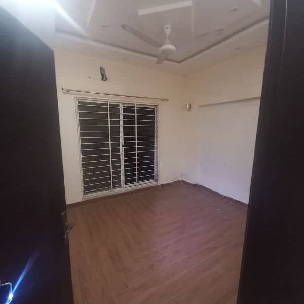 5 marla House Upper Portion For Rent in Bahria Town Lahore 7