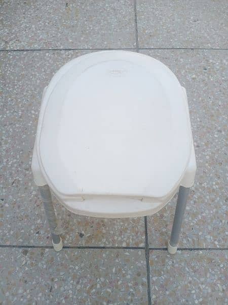 Commode 2