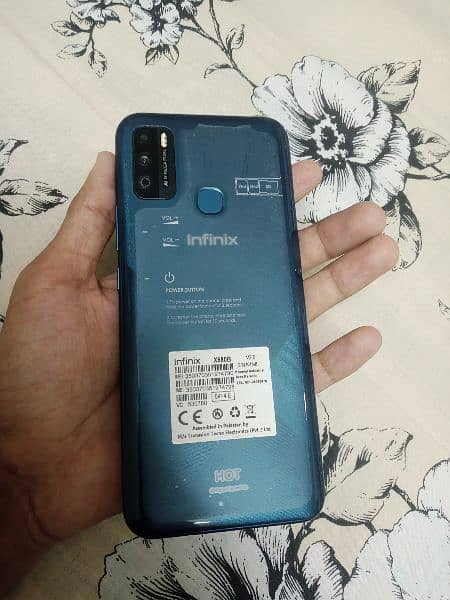 infinix hot 9play 4/64 with box and charge. no open no repair all okay 1