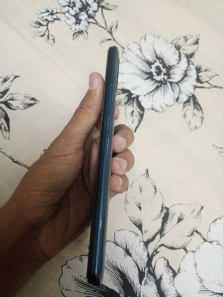 infinix hot 9play 4/64 with box and charge. no open no repair all okay 2