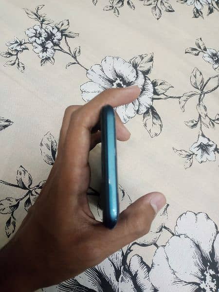 infinix hot 9play 4/64 with box and charge. no open no repair all okay 4