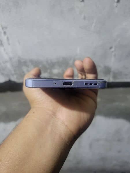 OPPO Reno 11 f 8/256     10 of 10 condition 3